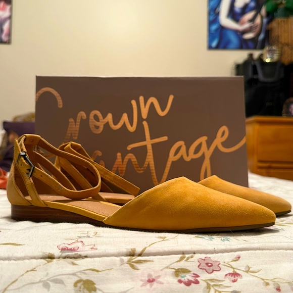 NWB Crown Vintage Evalinda yellow ankle strap cutout wedge shoes - Picture 2 of 8